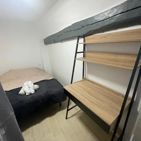 Le Minimoys - Petit T2 Centre De -125 *