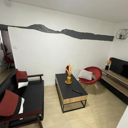 Le Minimoys - Petit T2 Centre De -125 *